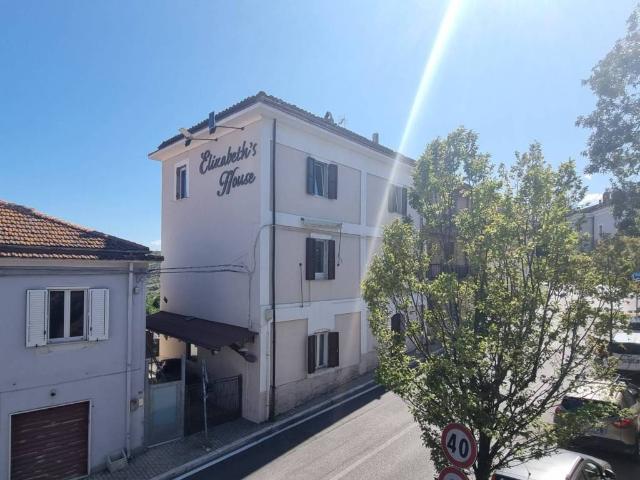 Casa indipendente in vendita a Cappelle sul Tavo PE