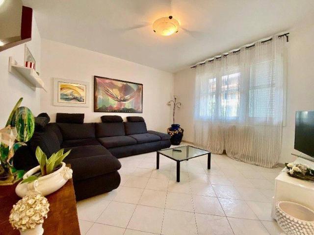 Casa indipendente in vendita a Capraia e Limite FI