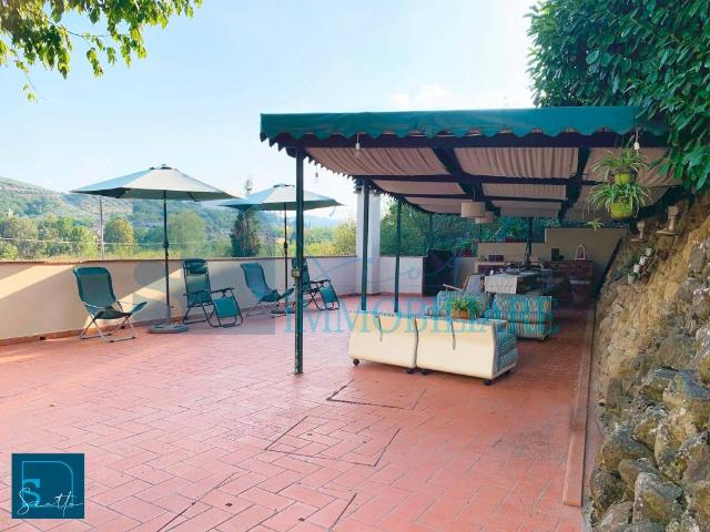 Casa indipendente in vendita a Capraia e Limite FI