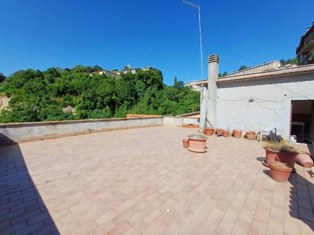 Casa indipendente in vendita a Caprarola VT