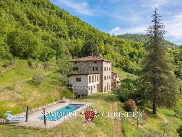 Casa indipendente in vendita a Caprese Michelangelo