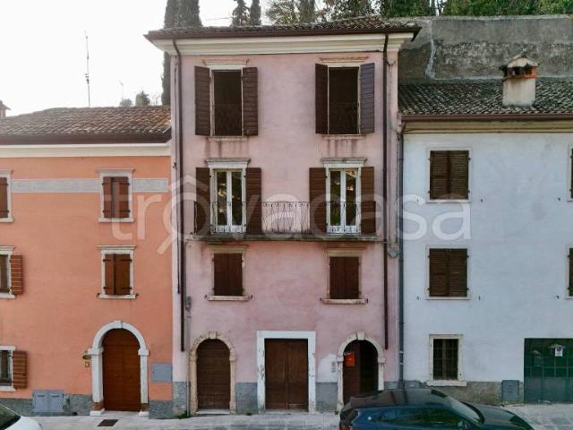 Casa indipendente in vendita a Caprino Veronese