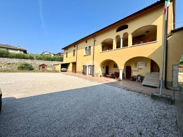 Casa indipendente in vendita a Caprino Veronese VR