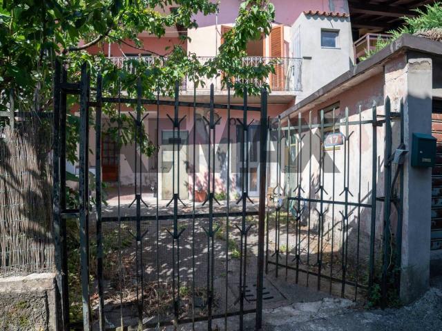Casa indipendente in vendita a Caprino Bergamasco