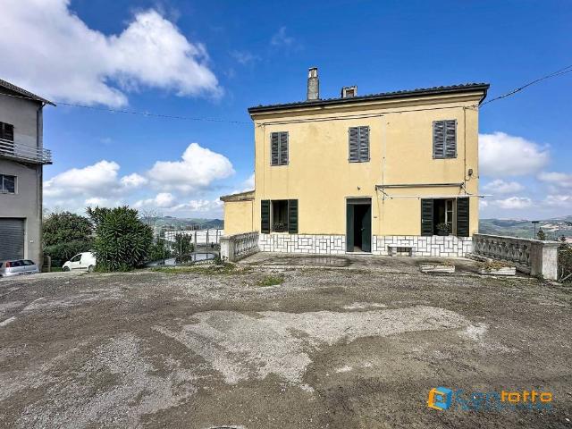 Casa indipendente in vendita a Carassai AP
