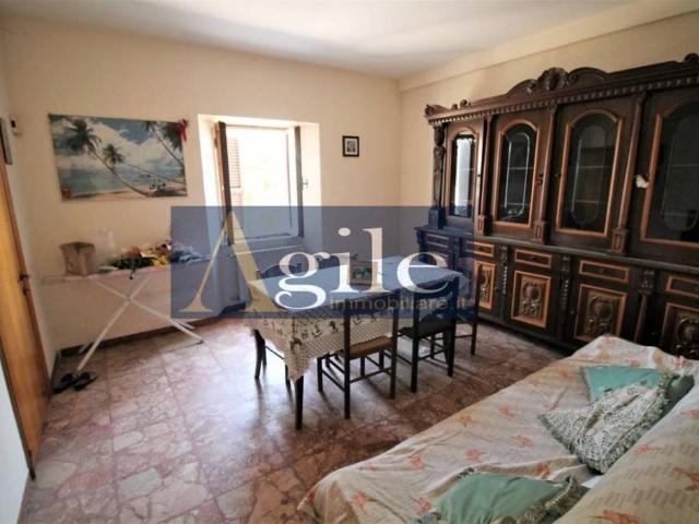 Casa indipendente in vendita a Carassai viale indipendenza, 10