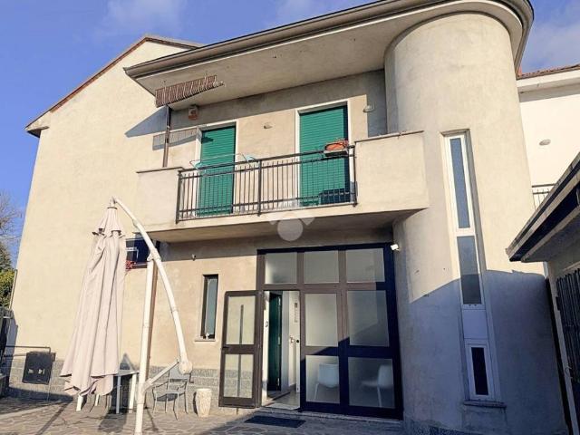 Casa indipendente in vendita a Carate Brianza MB