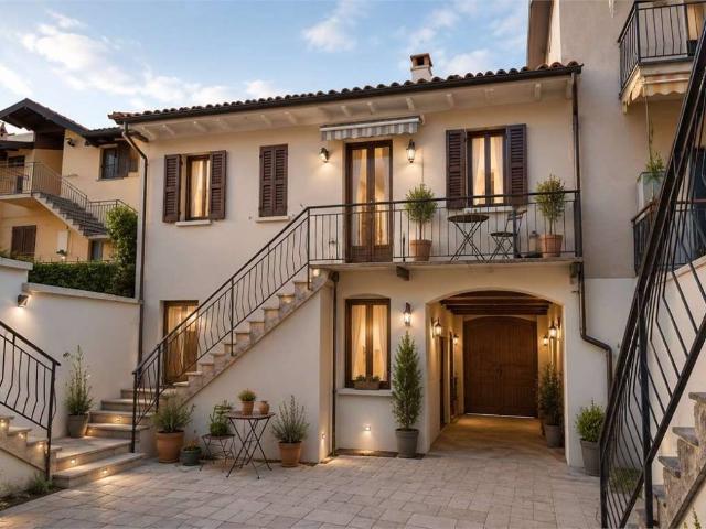 Casa indipendente in vendita a Carate Brianza MB