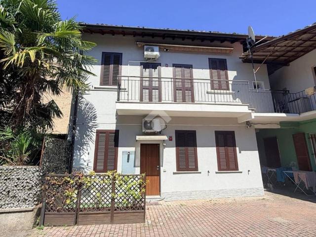 Casa indipendente in vendita a Carate Brianza MB
