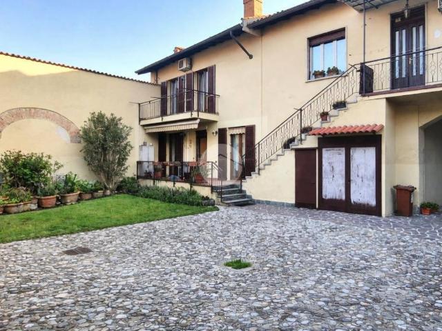 Casa indipendente in vendita a Carate Brianza MB