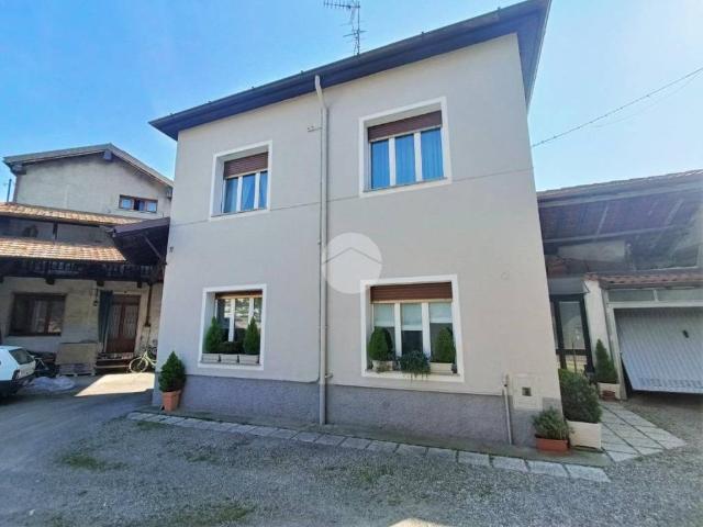 Casa indipendente in vendita a Carate Brianza MB