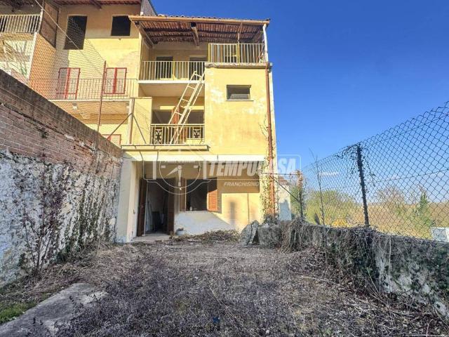 Casa indipendente in vendita a Caravino TO