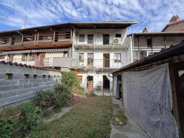 Casa indipendente in vendita a Caravino TO