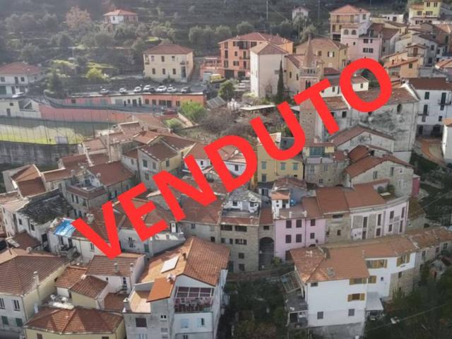 Casa indipendente in vendita a Caravonica IM