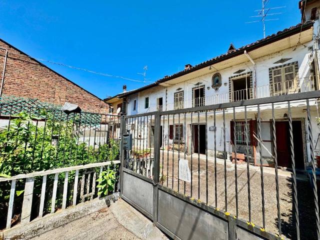 Casa indipendente in vendita a Caresana VC