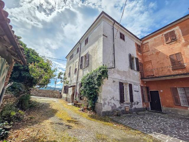 Casa indipendente in vendita a Carezzano AL