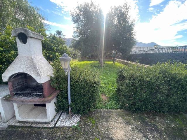 Casa indipendente in vendita a Carini PA