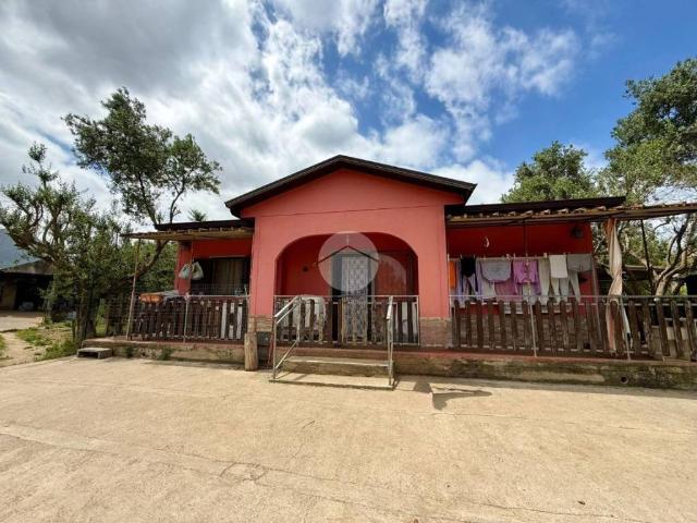 Casa indipendente in vendita a Carini PA