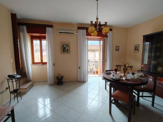 Casa indipendente in vendita a Caronia ME