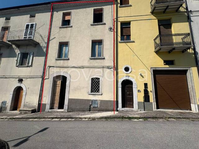 Casa indipendente in vendita a Carovilli via Roma