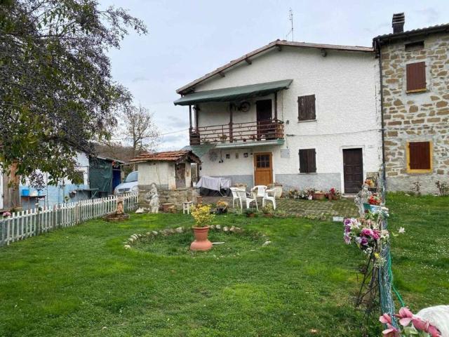 Casa indipendente in vendita a Carpineti RE