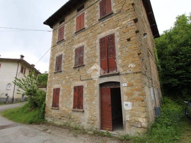 Casa indipendente in vendita a Carpineti RE
