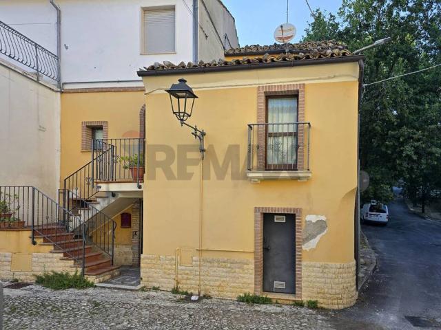 Casa indipendente in vendita a Carpineto della Nora PE