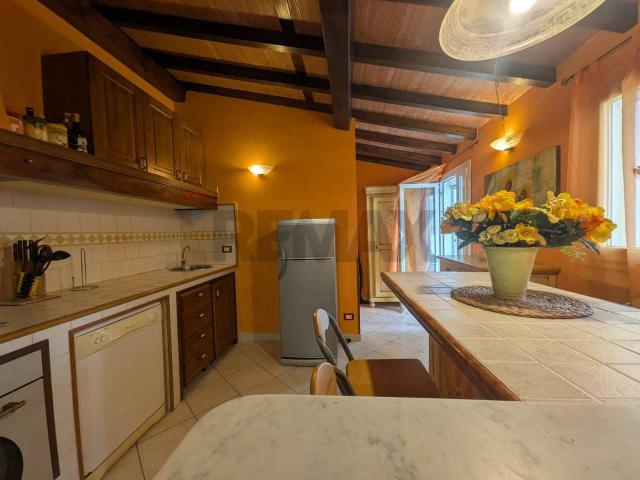 Casa indipendente in vendita a Carrara
