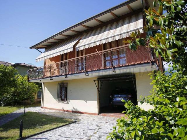 Casa indipendente in vendita a Carrara