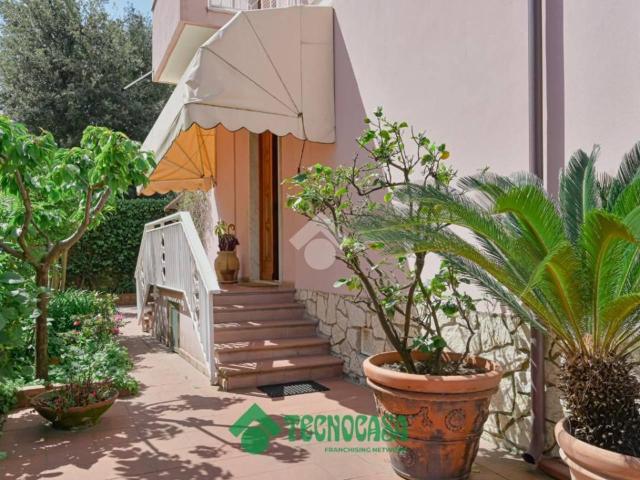 Casa indipendente in vendita a Carrara