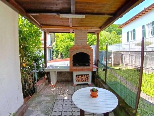 Casa indipendente in vendita a Carrara