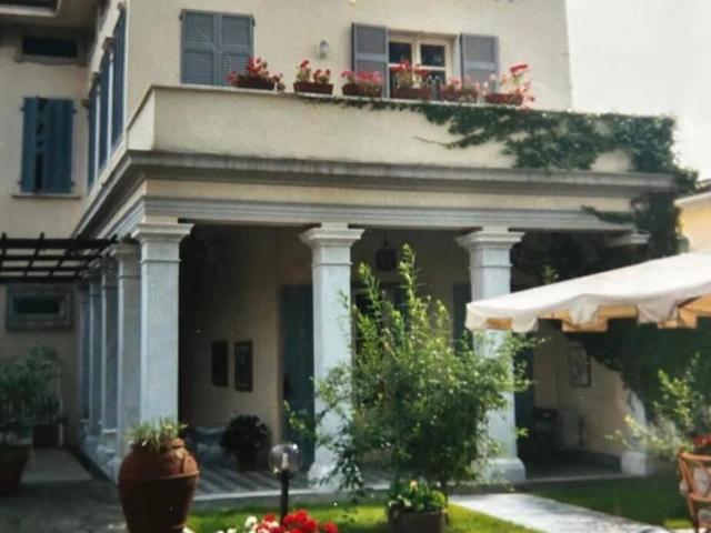 Casa indipendente in vendita a Carrara