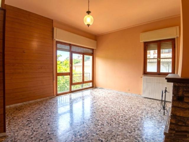 Casa indipendente in vendita a Carrara MS