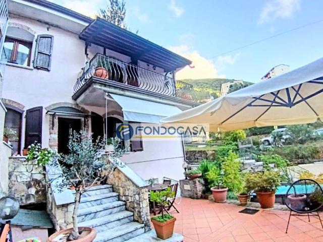 Casa indipendente in vendita a Carrara MS