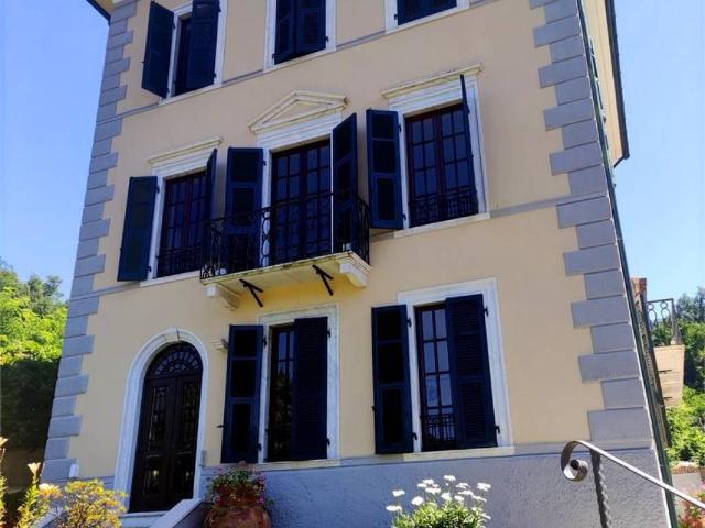 Casa indipendente in vendita a Carrara MS