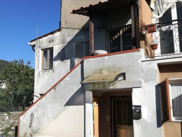 Casa indipendente in vendita a Carrara MS
