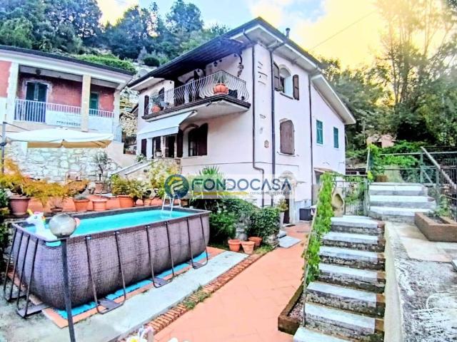 Casa indipendente in vendita a Carrara MS