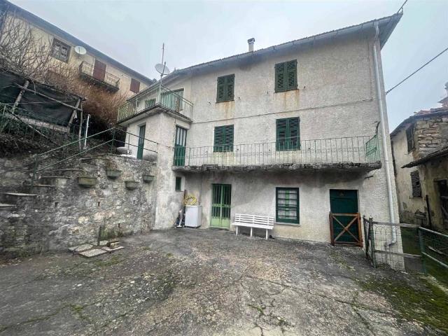Casa indipendente in vendita a Carrega Ligure AL