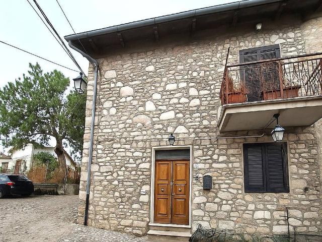 Casa indipendente in vendita a Cascia PG