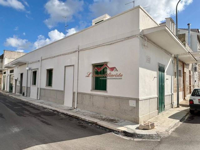 Casa indipendente in vendita a Casamassima BA