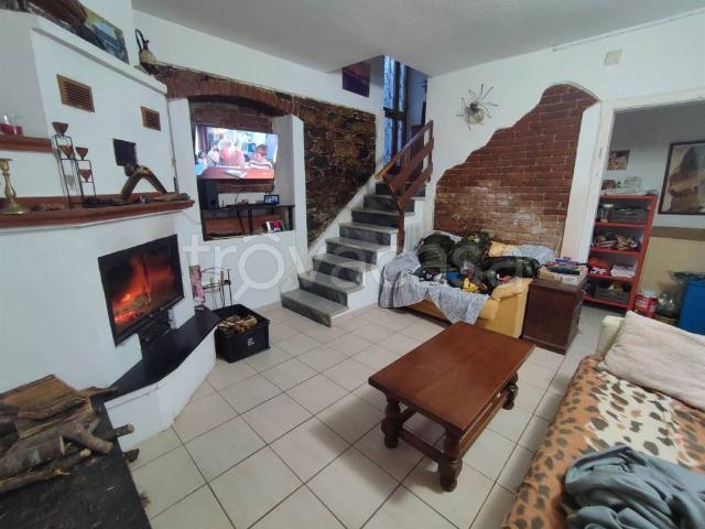 Casa indipendente in vendita a Casano, Luni