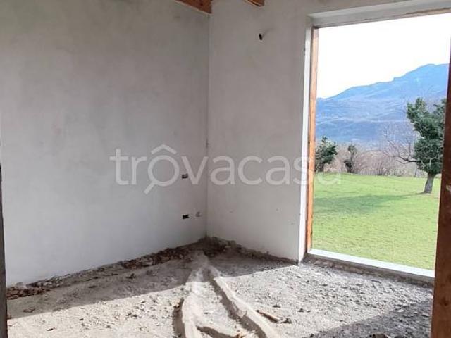 Casa indipendente in vendita a Casalzuigno via Palestro, 3