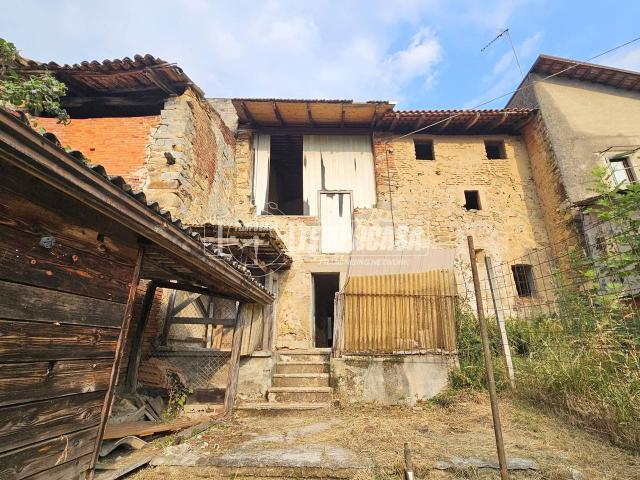 Casa indipendente in vendita a Casapinta