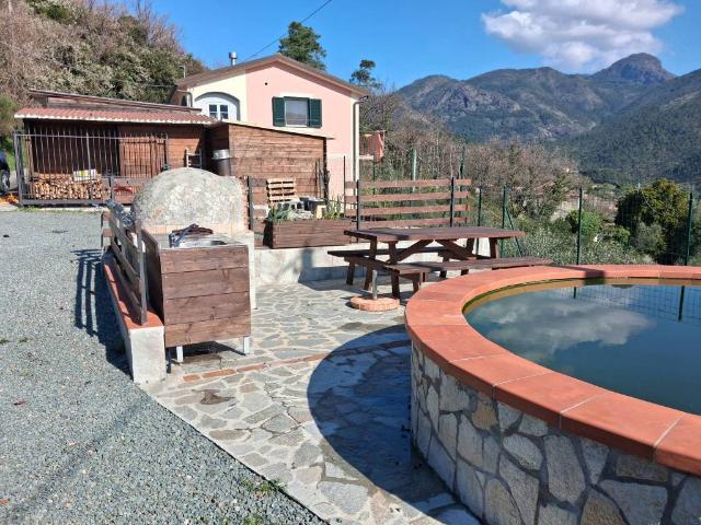 Casa indipendente in vendita a Casarza Ligure GE