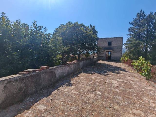 Casa indipendente in vendita a Caserta CE