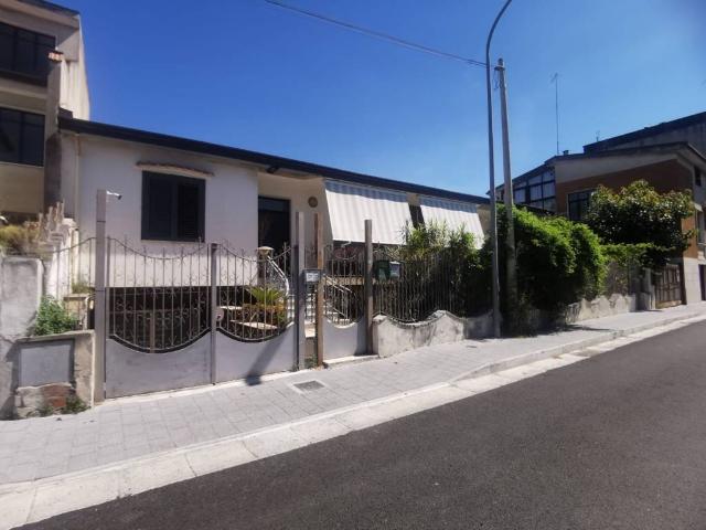 Casa indipendente in vendita a Caserta CE