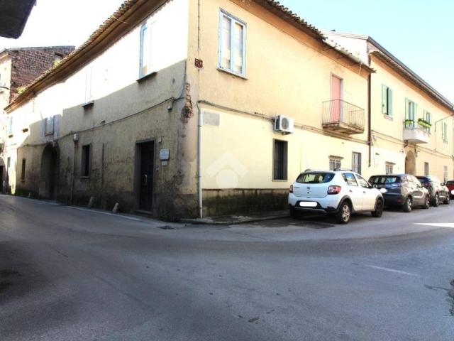 Casa indipendente in vendita a Caserta CE