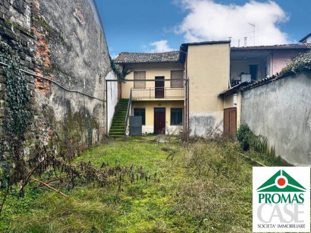 Casa indipendente in vendita a Casirate d'Adda BG