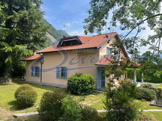 Casa indipendente in vendita a Caslino d'Erba