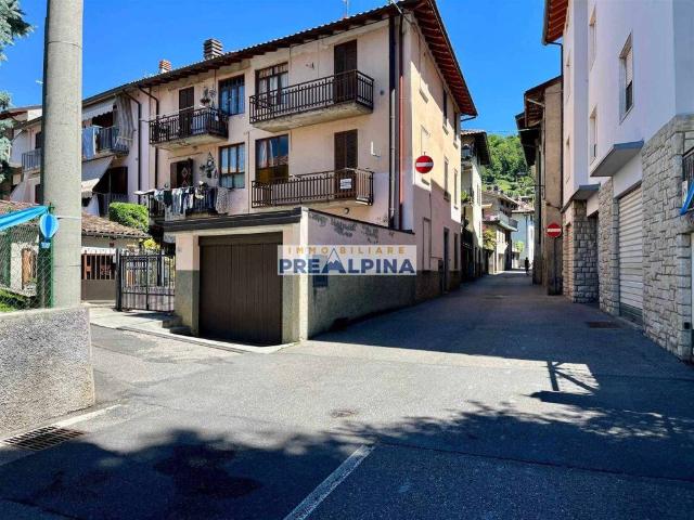 Casa indipendente in vendita a Casnigo BG